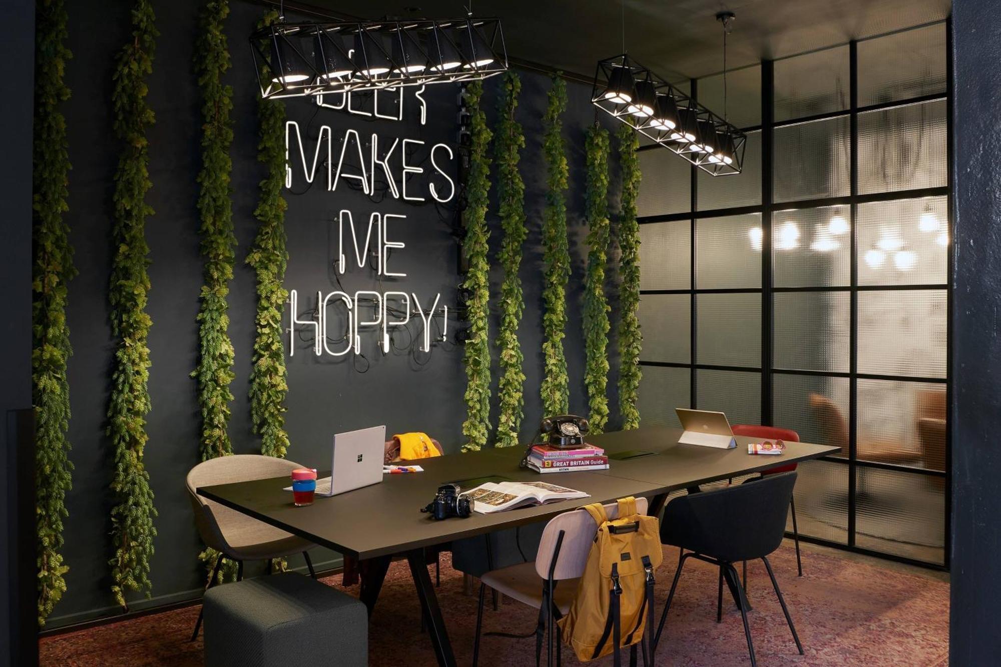Hotel Moxy Edinburgh Fountainbridge Zewnętrze zdjęcie